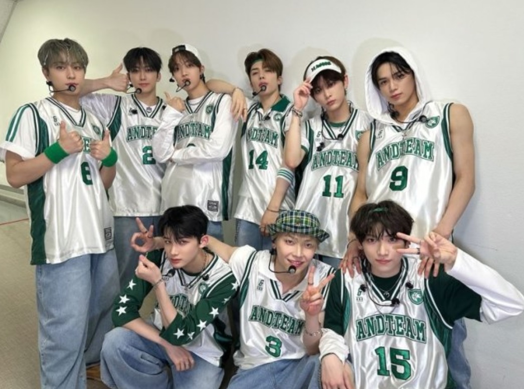 韓流サイン会で「あちこち触って突く」「別の場所で脱がされる