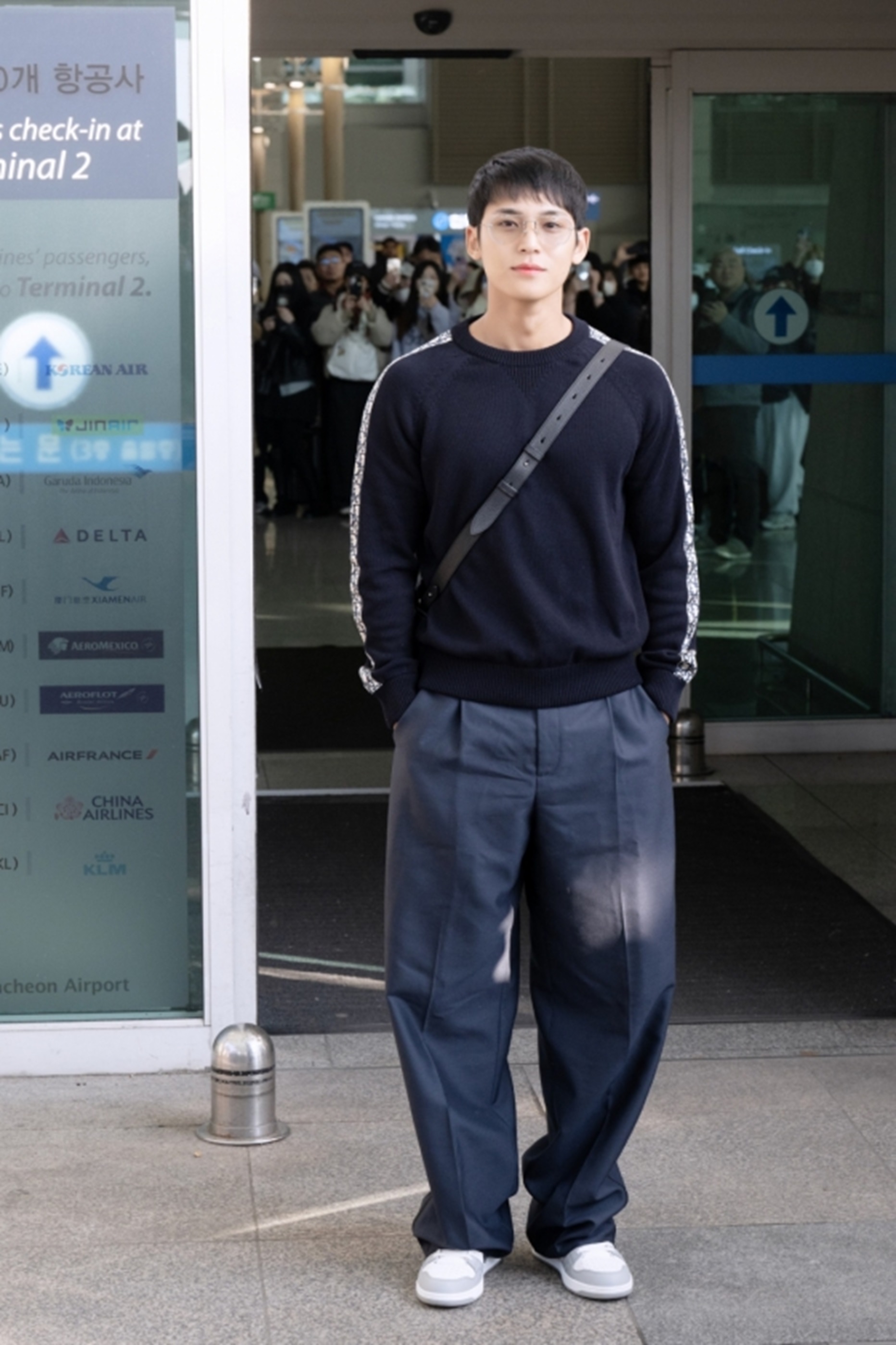 SEVENTEENミンギュ「ディオールコレクション」参加、パリへ出国