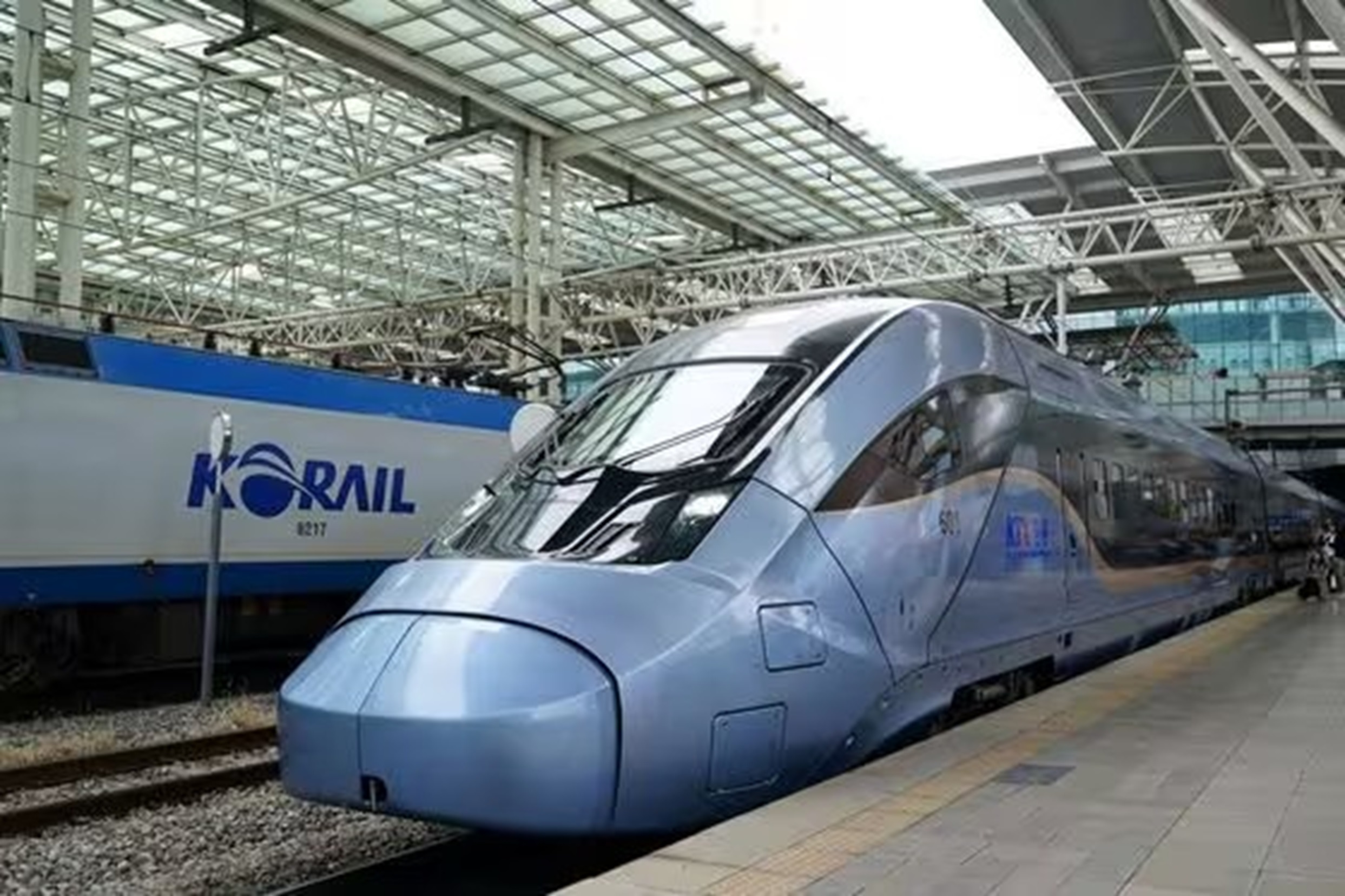 時速320キロに快適さが加わった…韓国・新型高速列車「KTX青龍」に乗っ