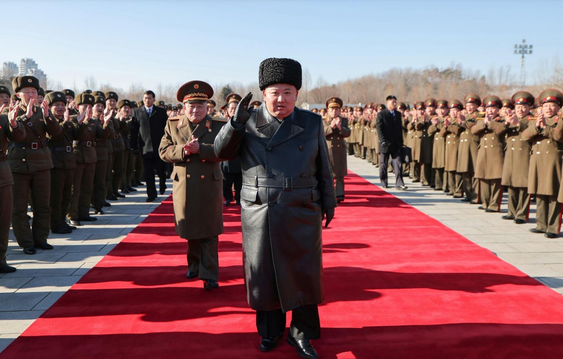 レアさ新品朝露友好軍事同盟記念金正恩とプーチンのマグカップ