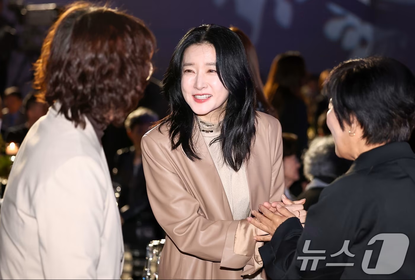 韓国女優、ユーチューバーへの損害賠償訴訟を取り下げ…「前ファーストレディーとの親交」をめぐるトラブル | KOREA WAVE