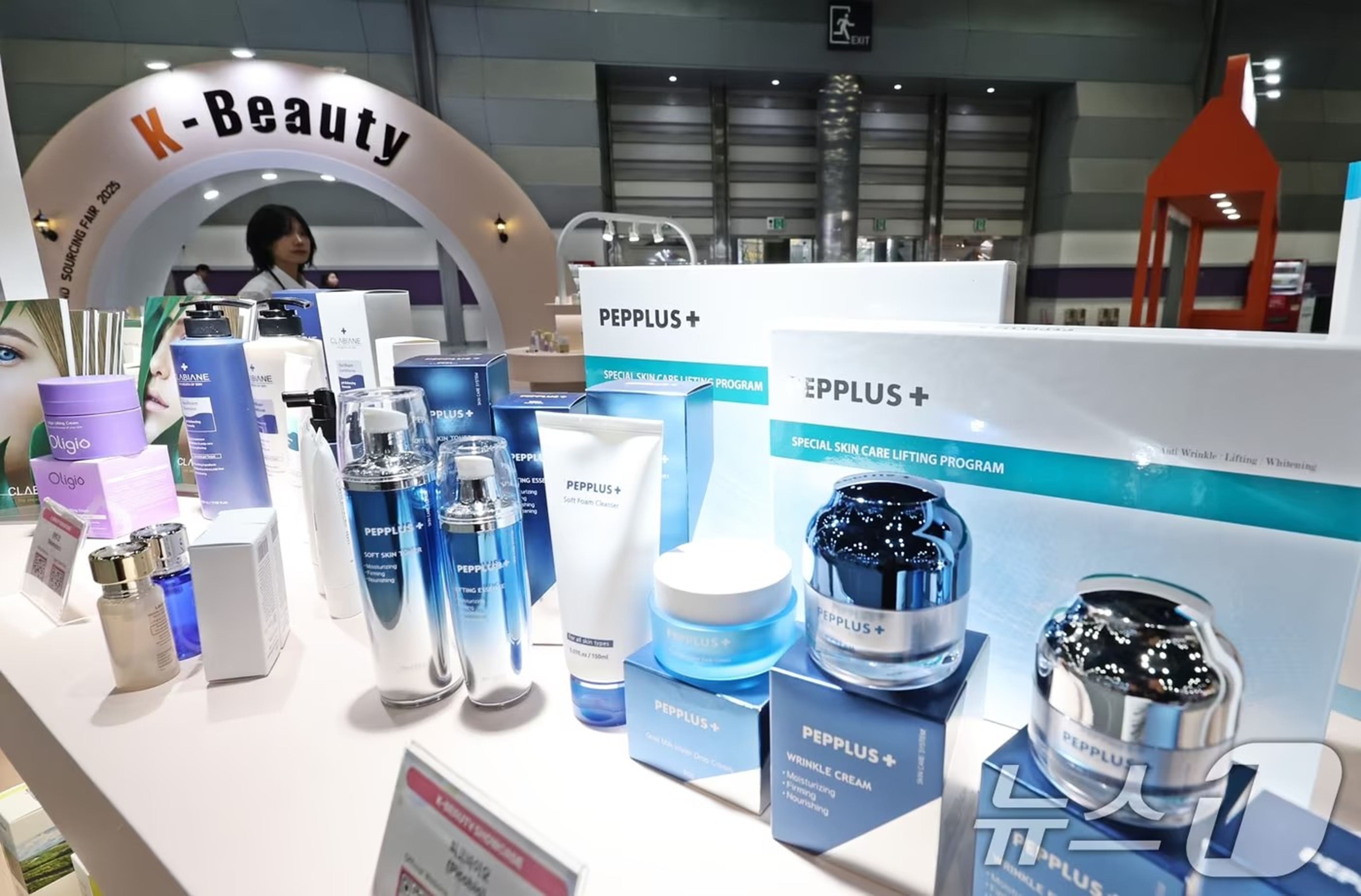 K-ビューティ、主力輸出先が中国から米国に転換…2025年、対米輸出20億ドル超え達成 | KOREA WAVE