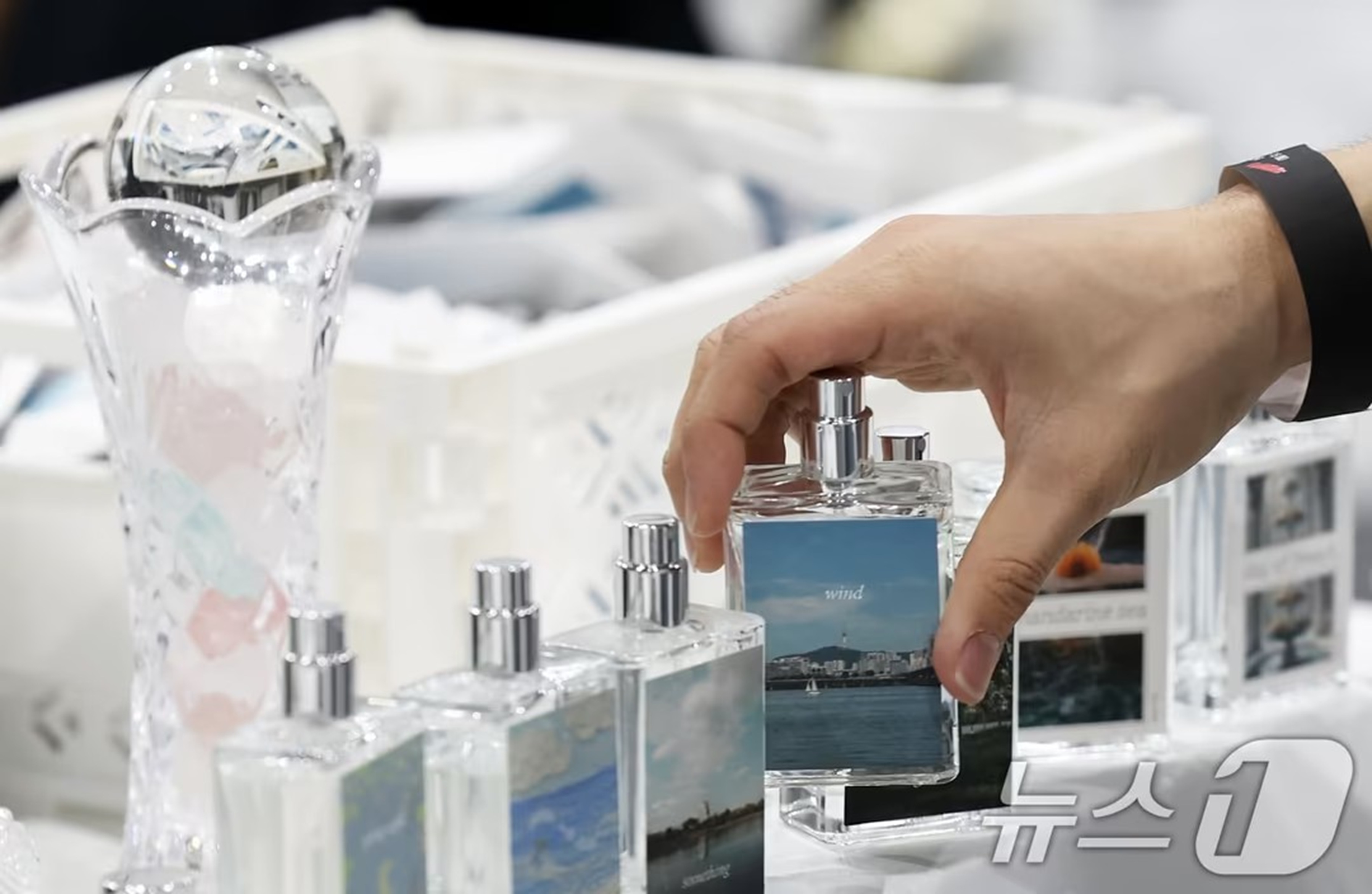 【未使用品多数】 コスメ 韓国 化粧品 香水 大量 まとめ売り 韓国の香水市場が拡大、ビューティーODM大手が「K香料」開発競争
